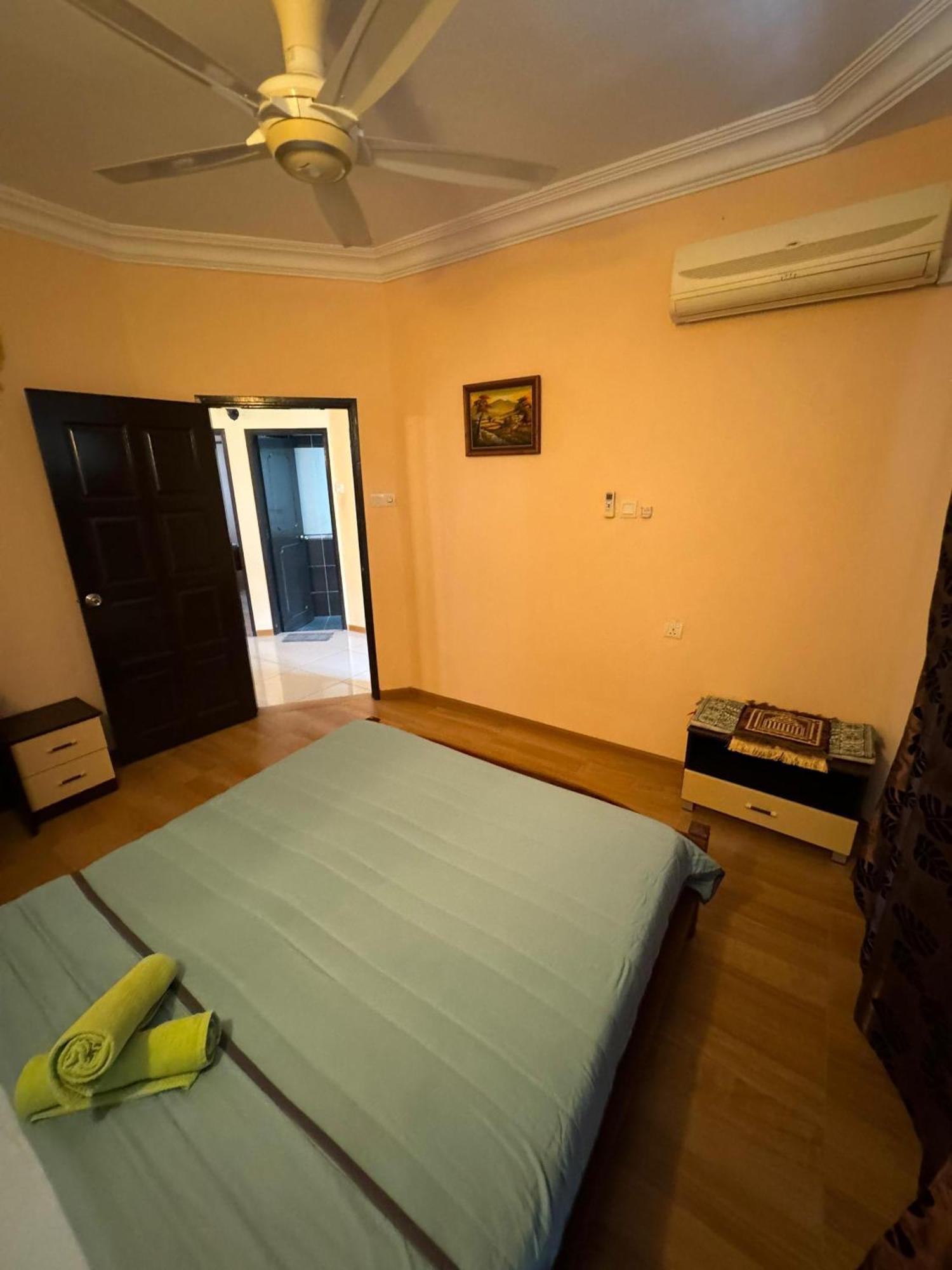 Ricco Ruby Homestay Kampong Bagan Pinang Exterior photo